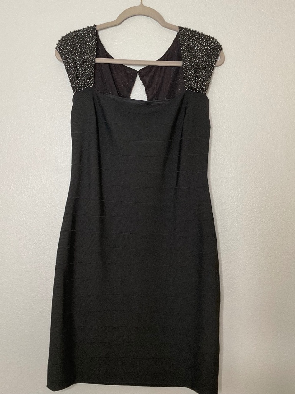 JS Boutique Dress Fitted Sheath Cocktail Dress Embellished Cap Sleeves size 12
